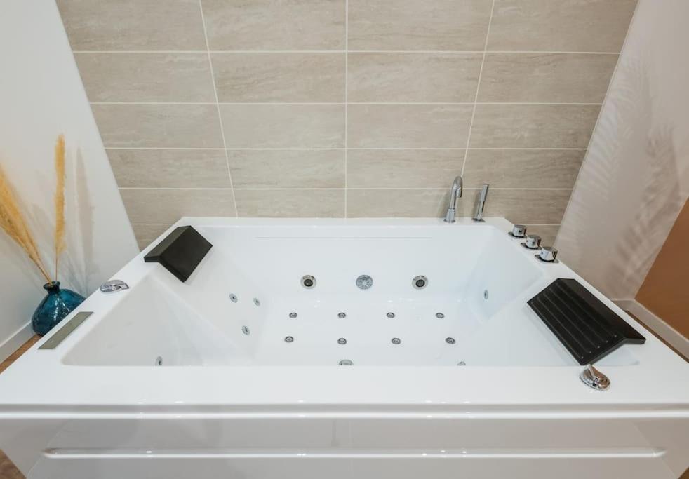 Charmant Cocon Avec Jacuzzi - Bordeaux Centre 외부 사진